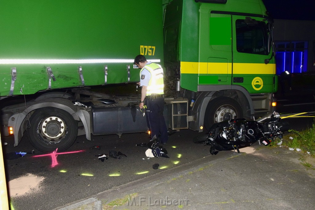 Schwerer Motorrad Unfall Feldkassel Robert Boschstr Edsel Fordstr P081.JPG - Miklos Laubert